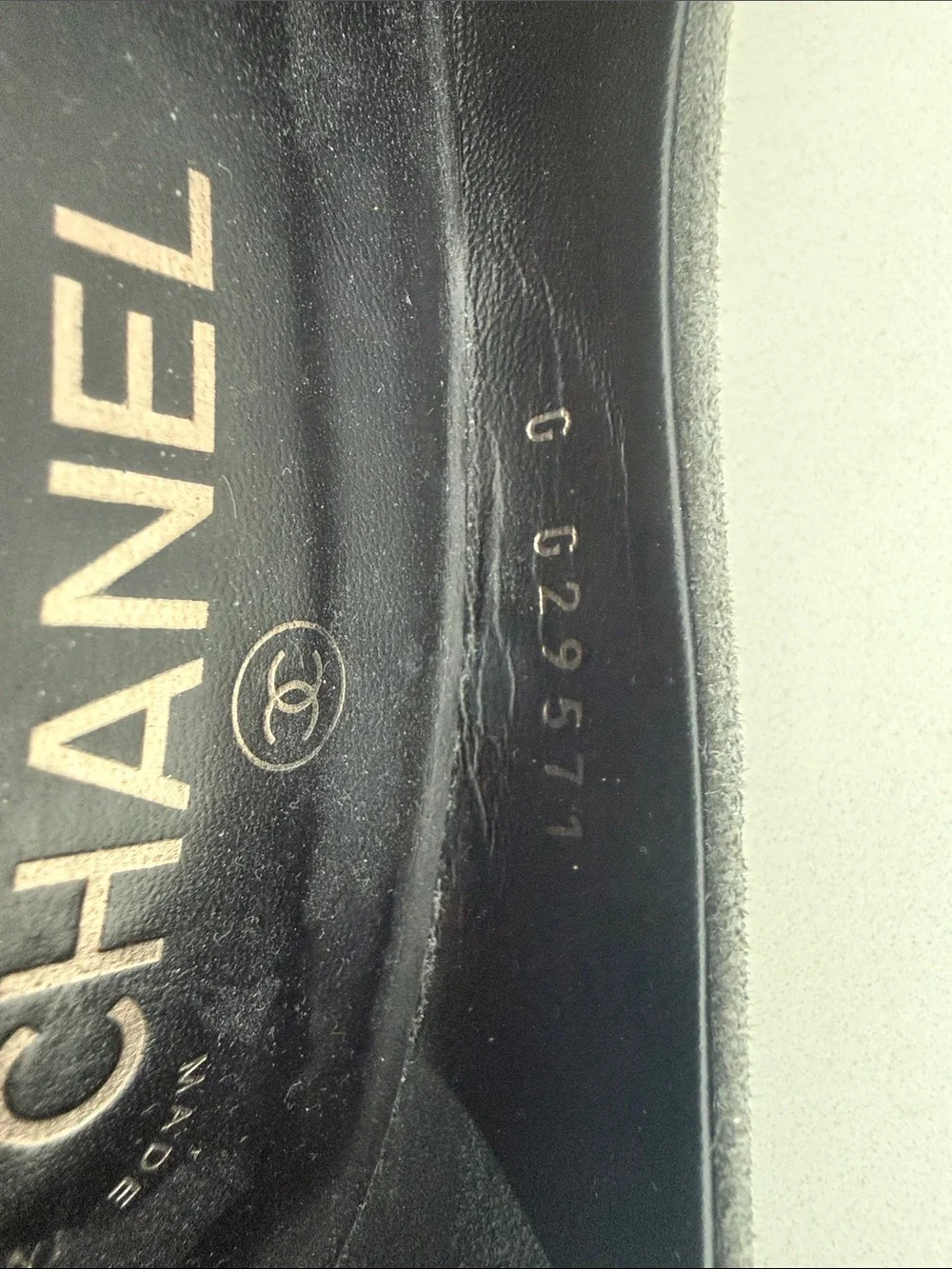 CHANEL Gray Suede and Black Patent Cap-Toe Pumps - Picture 10 of 10